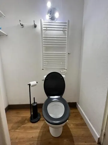 Francia Apartament *